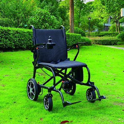 Sedia a rotelle elettrica leggera da 11,5 kg con telaio in fibra di carbonio e sedile esteso