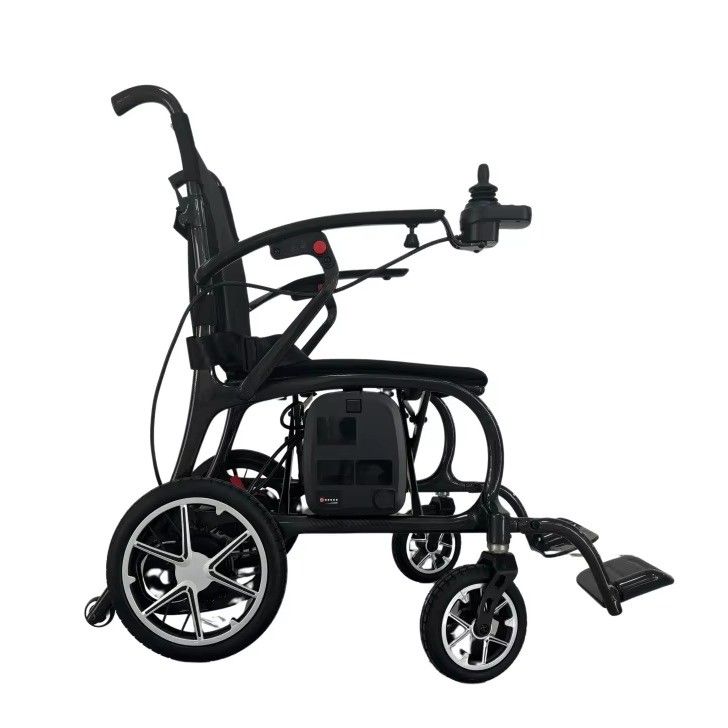 Sedia a rotelle elettrica con motore DC24V150W*2 e formato pieghevole 730mm*310mm*710mm